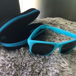 Reach the beach sunglasses